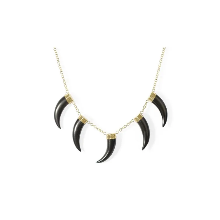 Collar Colmillos Corazón Salvaje